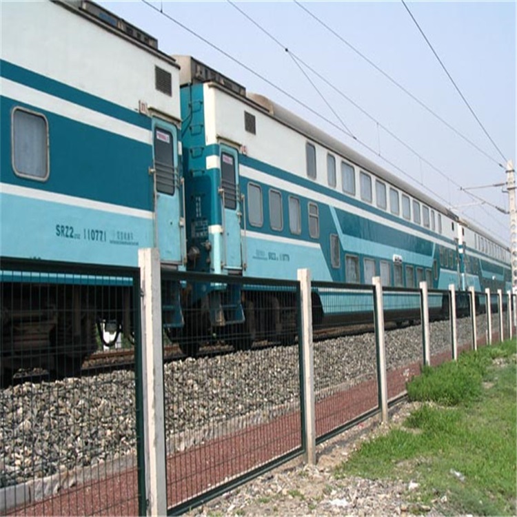 鐵路沿線防護柵欄